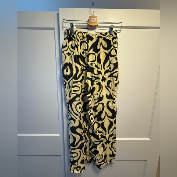 Find Me Now Black& yellow swirl patterned pants/trousers sz S Festival Y2K - Picture 6 of 6